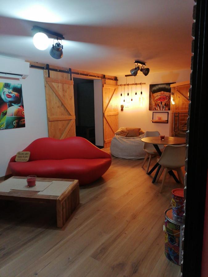 Holiday home Deco Pop Et Chaleureuse Avec Jacuzzi, Sauna, Piece Coquine *