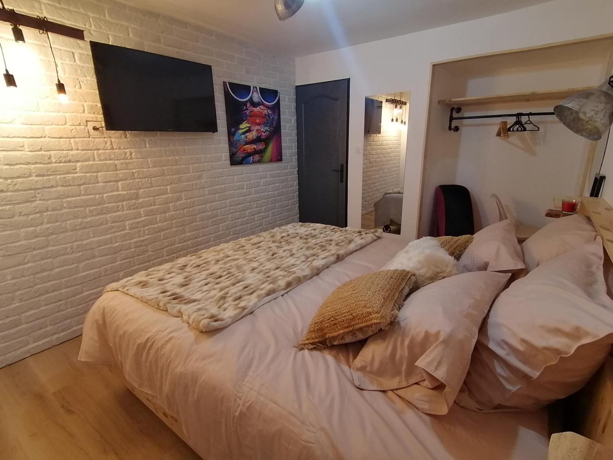 Deco Pop Et Chaleureuse Avec Jacuzzi, Sauna, Piece Coquine Holiday home *